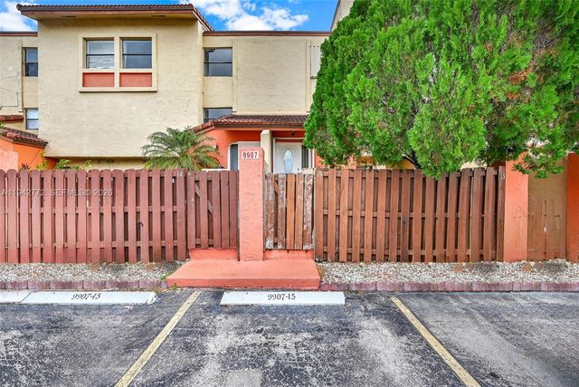 9907 NW 9th St Cir 15-20, Miami, FL 33172