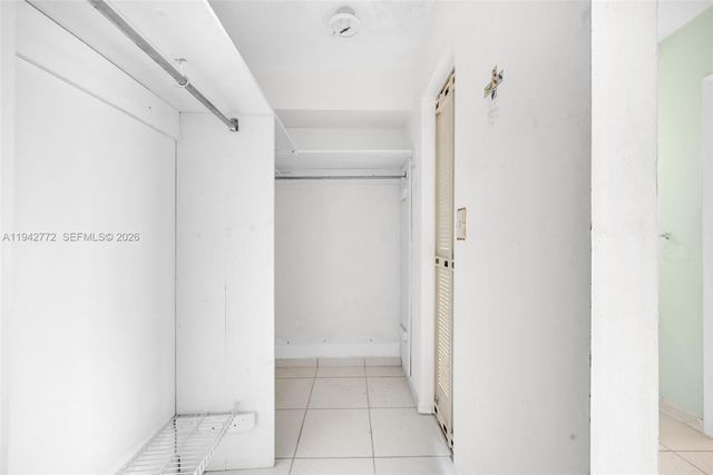 9907 NW 9th St Cir 15-20, Miami, FL 33172