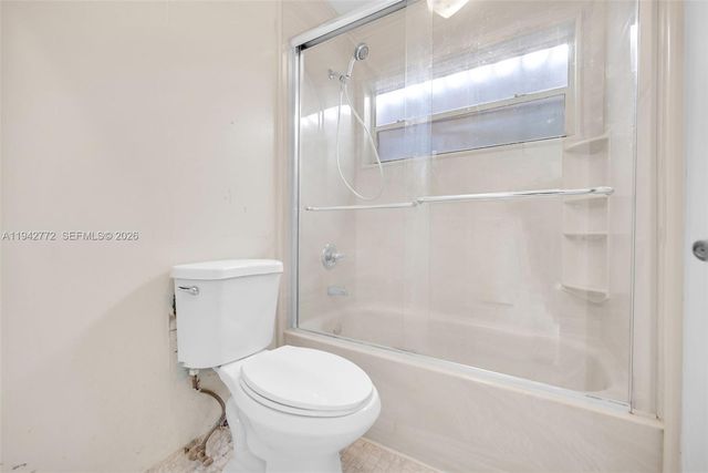 9907 NW 9th St Cir 15-20, Miami, FL 33172