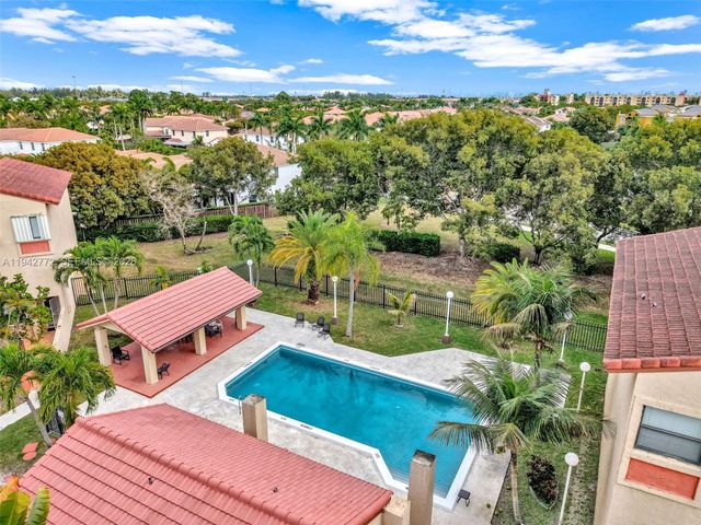 9907 NW 9th St Cir 15-20, Miami, FL 33172