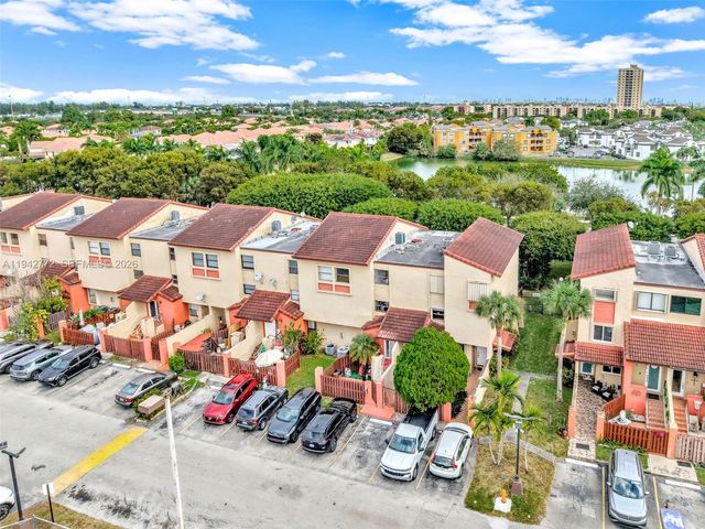 9907 NW 9th St Cir 15-20, Miami, FL 33172