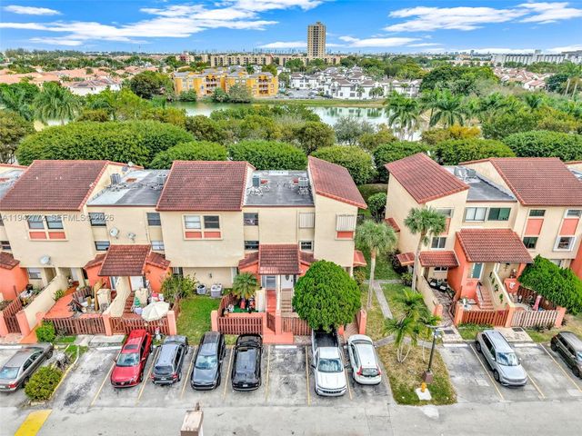 9907 NW 9th St Cir 15-20, Miami, FL 33172