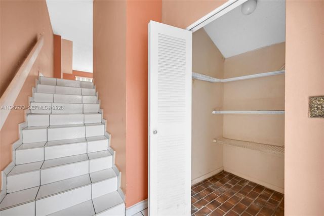 9907 NW 9th St Cir 15-20, Miami, FL 33172