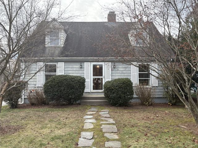 10 JESSE DAVIS Lane, Barrington, RI 02806