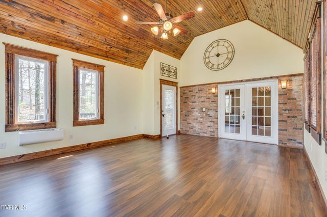 6800 West Allens Bridge Road, Greeneville, TN 37743