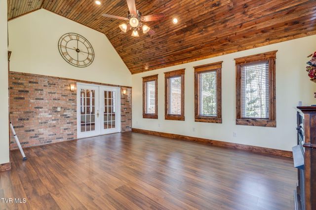 6800 West Allens Bridge Road, Greeneville, TN 37743