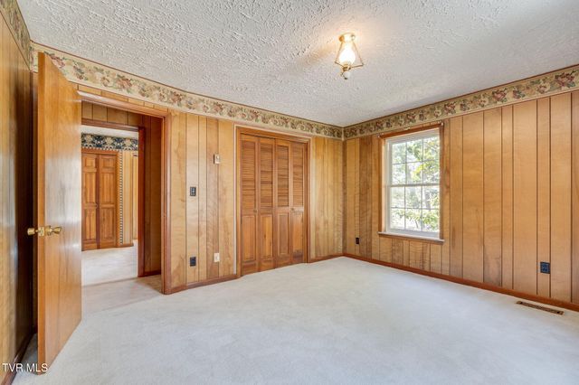 6800 West Allens Bridge Road, Greeneville, TN 37743