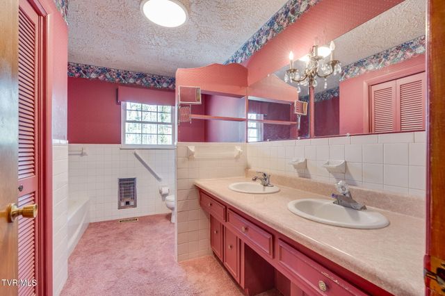 6800 West Allens Bridge Road, Greeneville, TN 37743