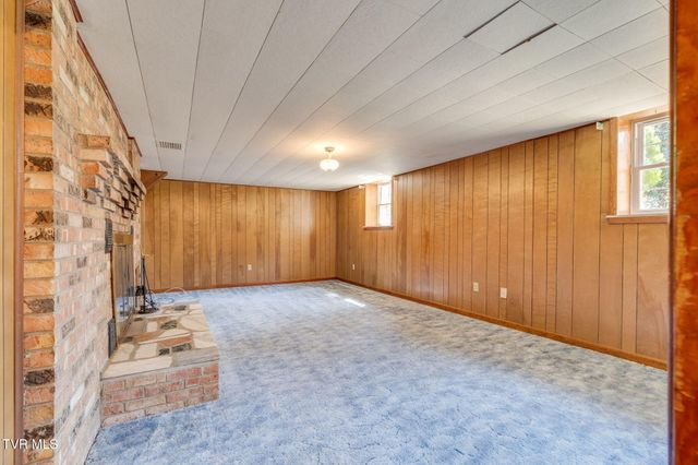 6800 West Allens Bridge Road, Greeneville, TN 37743