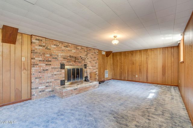 6800 West Allens Bridge Road, Greeneville, TN 37743