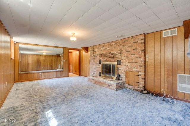 6800 West Allens Bridge Road, Greeneville, TN 37743