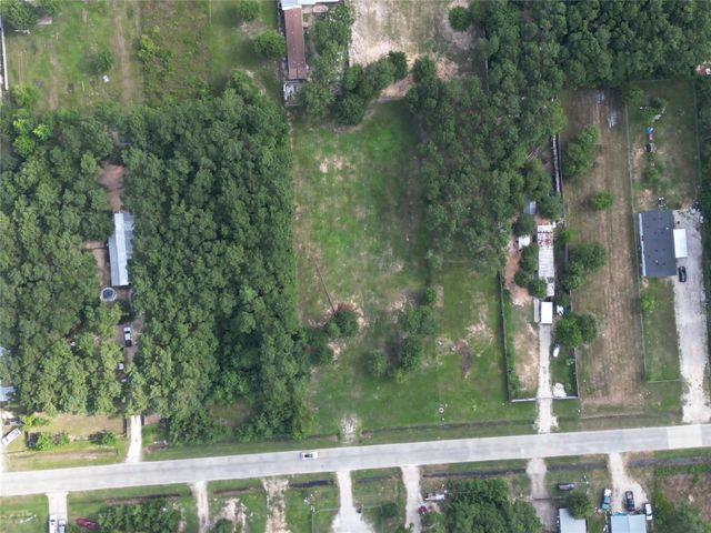 180 County Road 5015, Cleveland, TX 77327