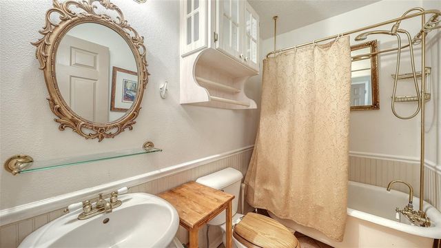 2046 CORDES STREET, Osprey, FL 34229
