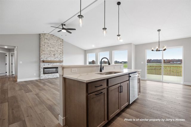 6308 Prairie Rose Circle SW, Cedar Rapids, IA 52404