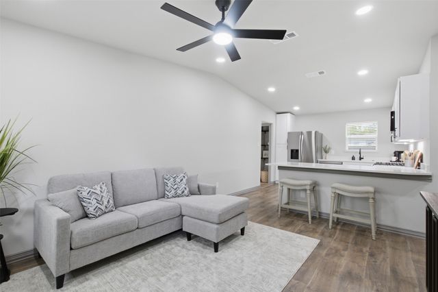 513 Hardy Drive, Garland, TX 75041