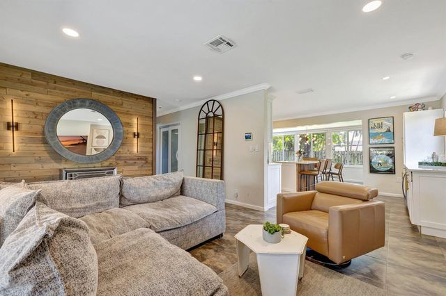 14 NE 26th Court, Wilton Manors, FL 33334