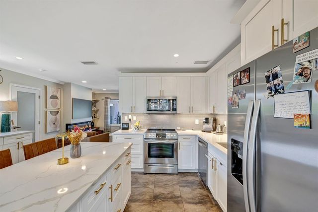 14 NE 26th Court, Wilton Manors, FL 33334