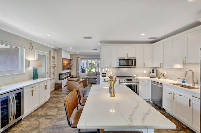 14 NE 26th Court, Wilton Manors, FL 33334