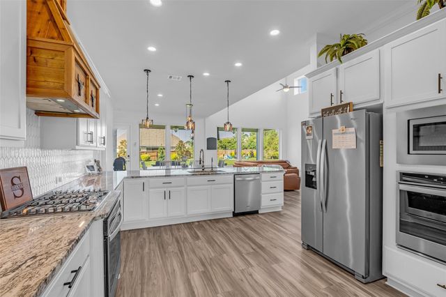 6006 Henry Hamlet Drive, Conroe, TX 77304