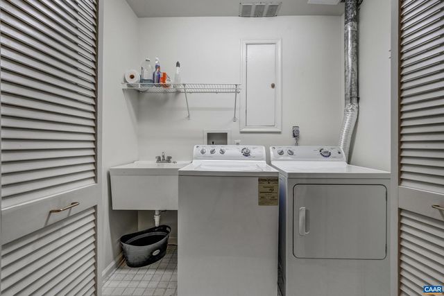 1445 WILLOW LAKE DR, Charlottesville, VA 22902