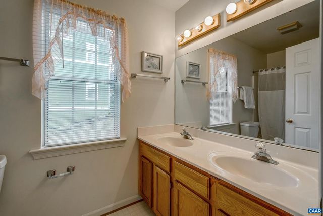 1445 WILLOW LAKE DR, Charlottesville, VA 22902