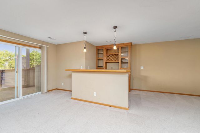 1421 N Lakeside Dr, Andover, KS 67002