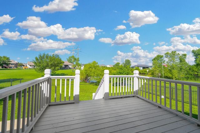 1421 N Lakeside Dr, Andover, KS 67002