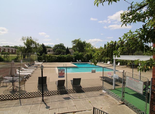 38615 Diamond Head Court, Clinton Twp, MI 48038