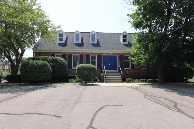 38615 Diamond Head Court, Clinton Twp, MI 48038