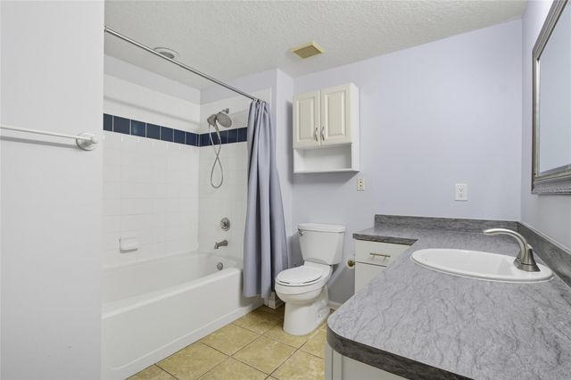 2212 BAY CLUB CIRCLE 2212, Tampa, FL 33607