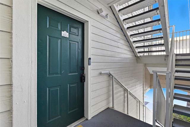 2212 BAY CLUB CIRCLE 2212, Tampa, FL 33607