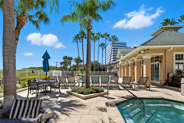2212 BAY CLUB CIRCLE 2212, Tampa, FL 33607