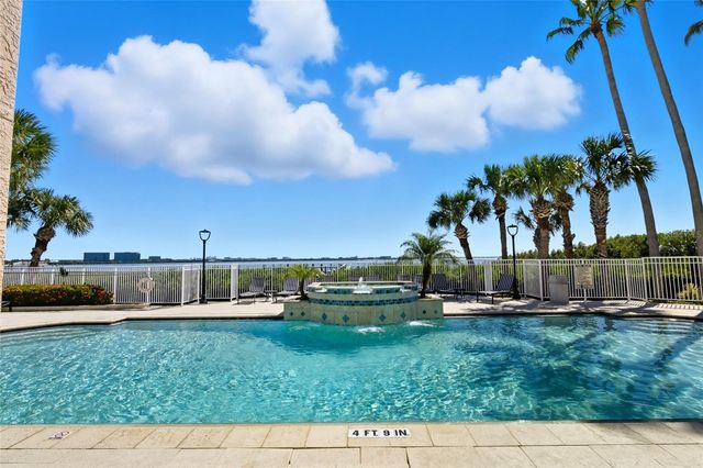 2212 BAY CLUB CIRCLE 2212, Tampa, FL 33607