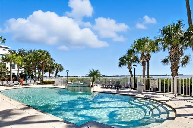 2212 BAY CLUB CIRCLE 2212, Tampa, FL 33607