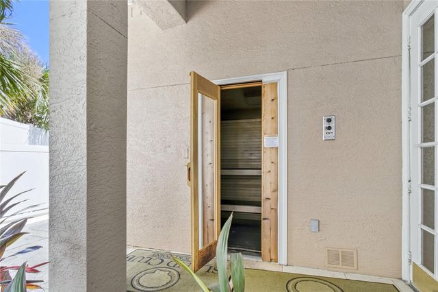 2212 BAY CLUB CIRCLE 2212, Tampa, FL 33607