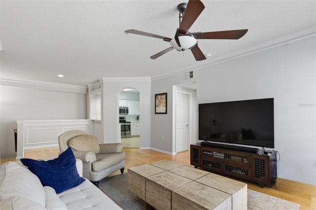 2212 BAY CLUB CIRCLE 2212, Tampa, FL 33607