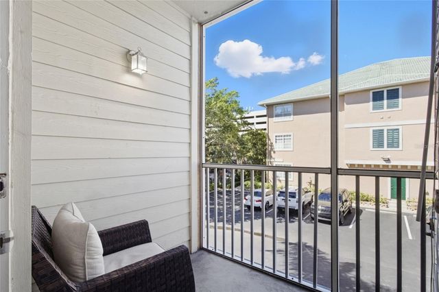 2212 BAY CLUB CIRCLE 2212, Tampa, FL 33607