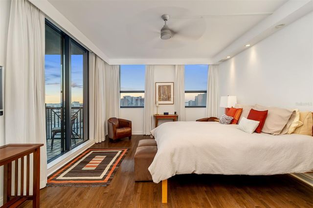 50 CENTRAL AVENUE 14D, Sarasota, FL 34236