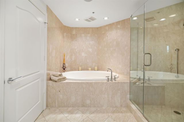 50 CENTRAL AVENUE 14D, Sarasota, FL 34236