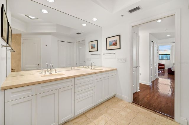 50 CENTRAL AVENUE 14D, Sarasota, FL 34236