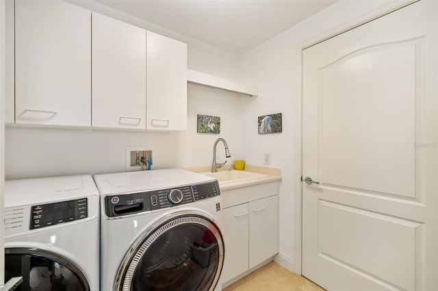 50 CENTRAL AVENUE 14D, Sarasota, FL 34236