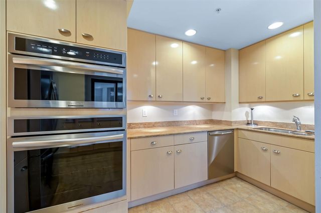 50 CENTRAL AVENUE 14D, Sarasota, FL 34236