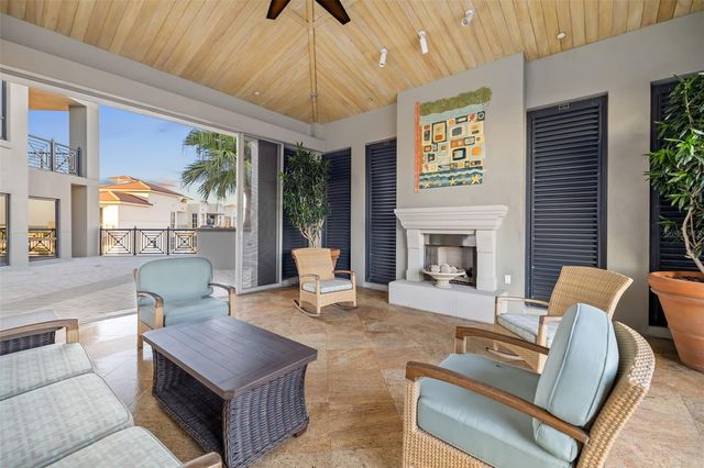 50 CENTRAL AVENUE 14D, Sarasota, FL 34236