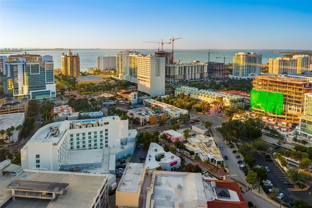 50 CENTRAL AVENUE 14D, Sarasota, FL 34236