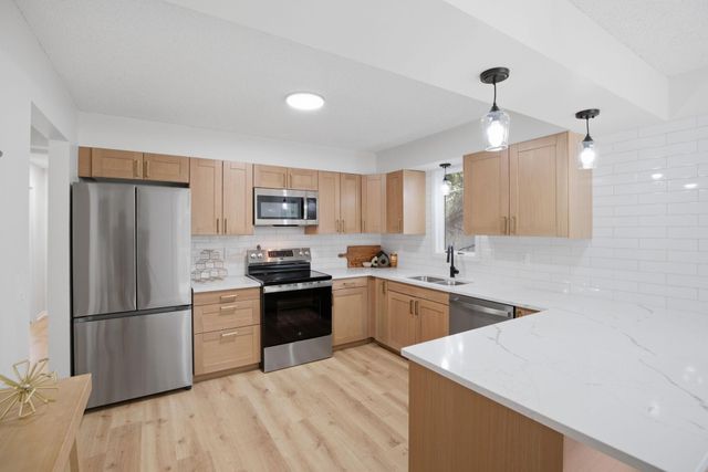 3910 65th Street E, Inver Grove Heights, MN 55076