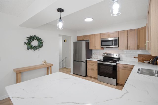 3910 65th Street E, Inver Grove Heights, MN 55076