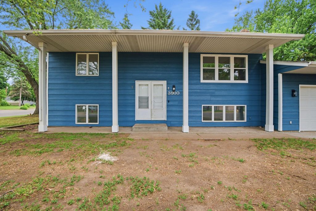 3910 65th Street E, Inver Grove Heights, MN 55076