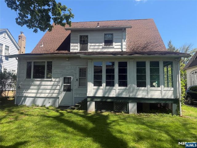 904 Ridgewood, Millburn, NJ 07041