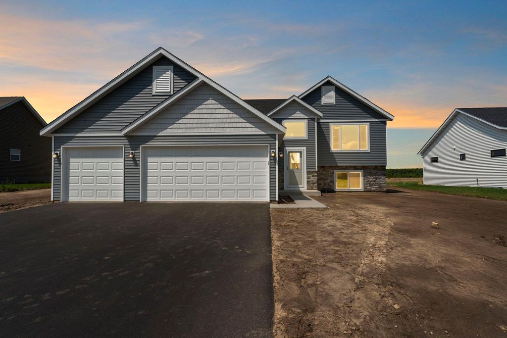 106 Maple Court, Cannon Falls, MN 55009 — photo 2