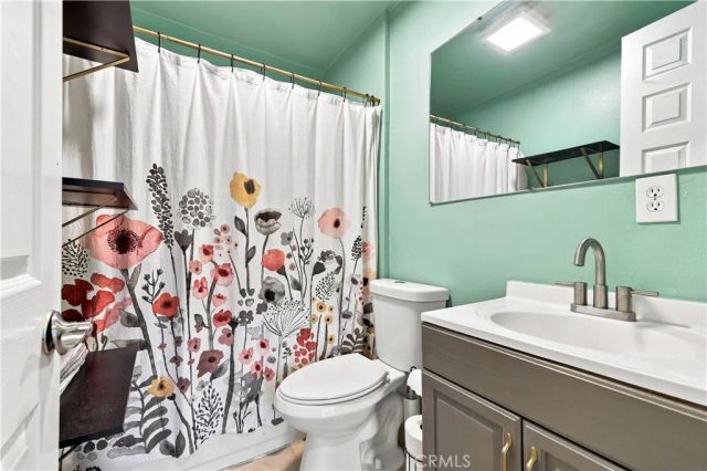 233 E Louise Street, Long Beach, CA 90805